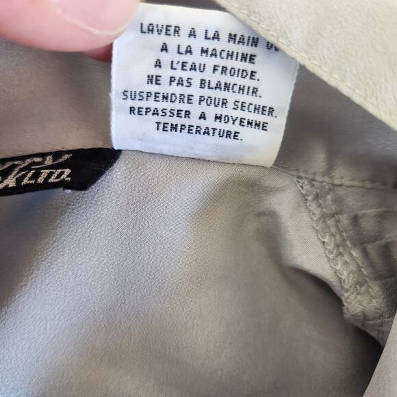 Vintage Carry Back Blouse in Gray Size 3/4 Neck Tie Pleated Long Sleeve Button - Picture 8 of 9